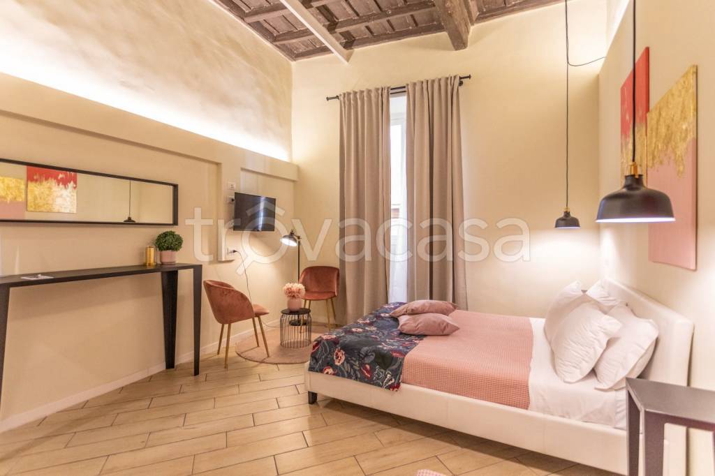 negozio in vendita a Roma in zona Parione/Sant'Eustachio