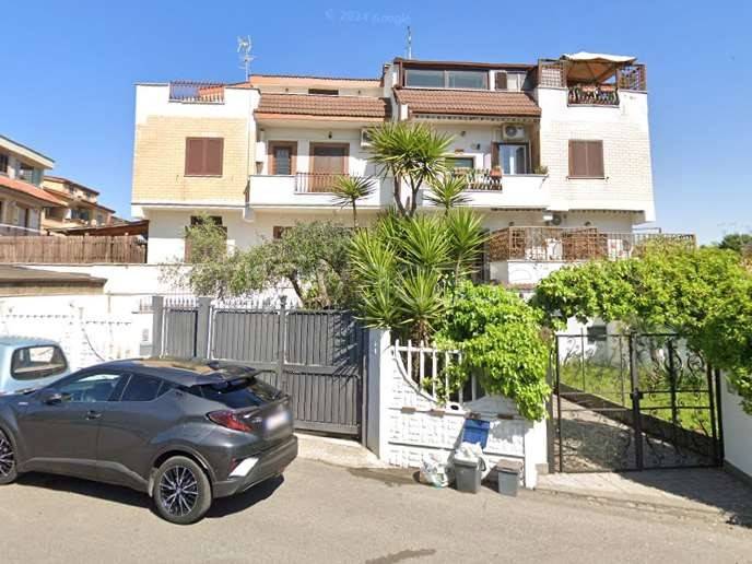 appartamento in vendita a Roma in zona Torre Gaia