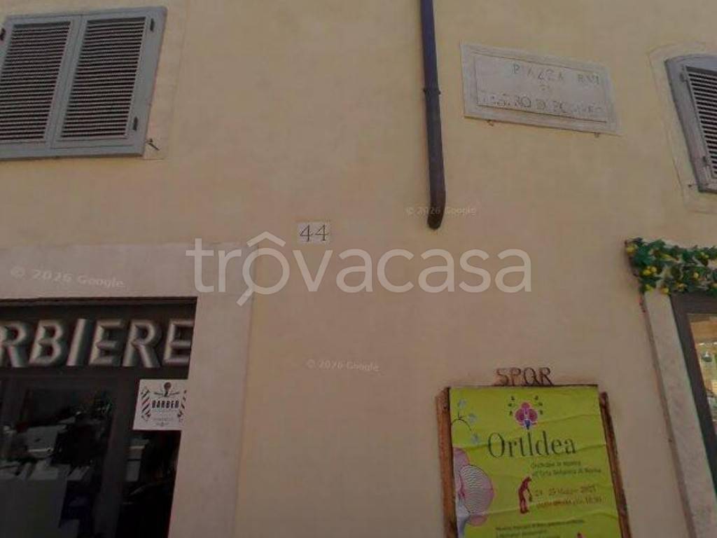 appartamento in vendita a Roma in zona Rione Regola