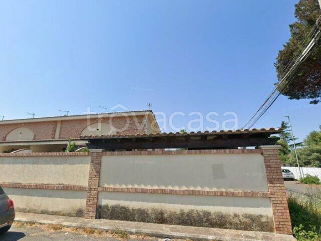 casa indipendente in vendita a Roma in zona Infernetto