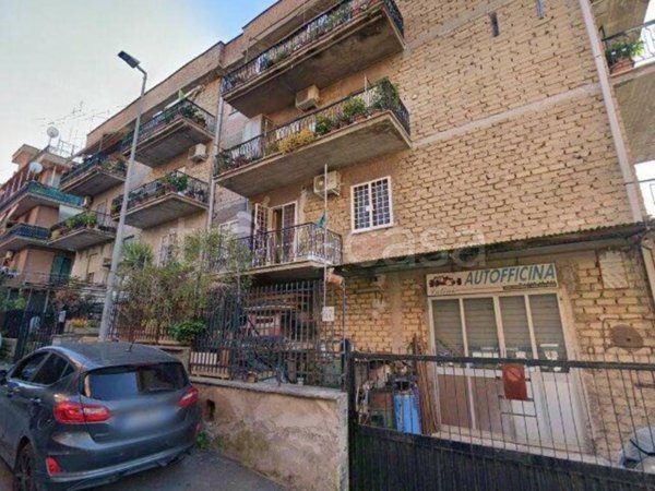 appartamento in vendita a Roma in zona Tomba di Nerone