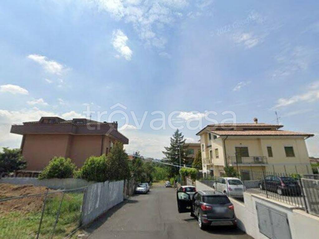 appartamento in vendita a Roma in zona Castelverde
