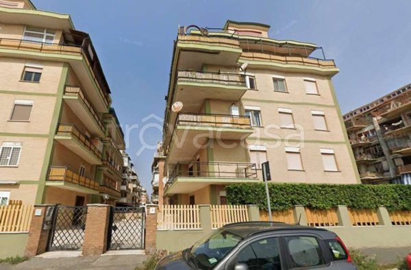 appartamento in vendita a Roma in zona Ostia Antica