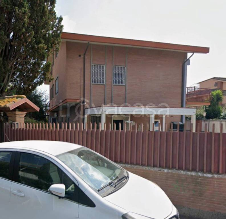 casa indipendente in vendita a Roma in zona Vitinia