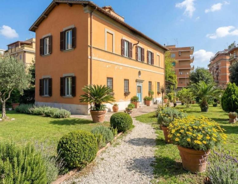 casa indipendente in vendita a Roma in zona Appio Latino