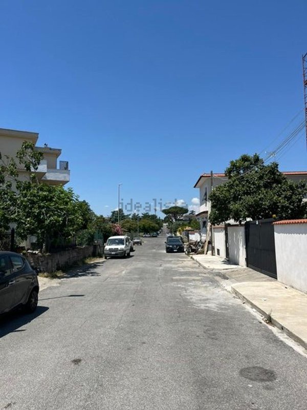 appartamento in vendita a Roma in zona Colle del Sole