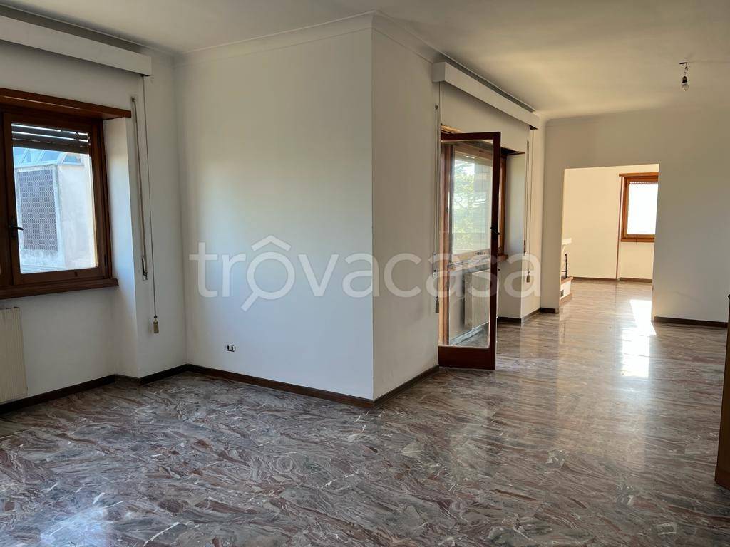 appartamento in vendita a Roma in zona Mostacciano