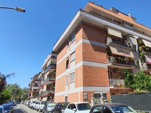 appartamento in vendita a Roma in zona Cinecittà