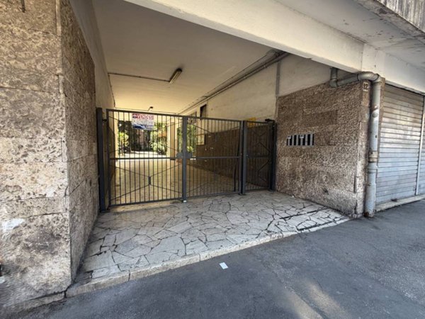 appartamento in vendita a Roma in zona Ardeatino