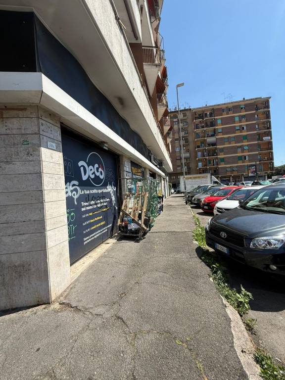 negozio in vendita a Roma in zona Prenestino-Labicano
