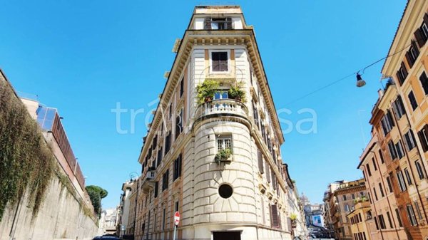 appartamento in vendita a Roma in zona Rione Monti/Campitelli