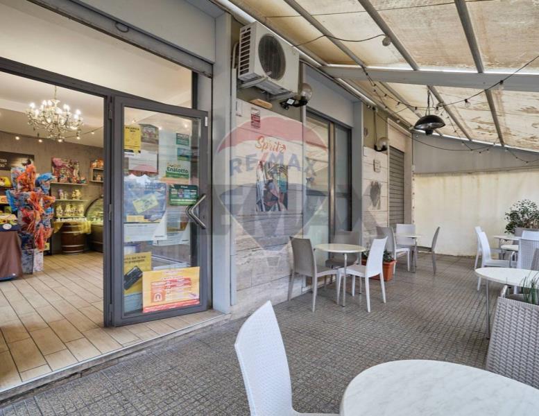 locale commerciale in vendita a Roma in zona Ponte Mammolo