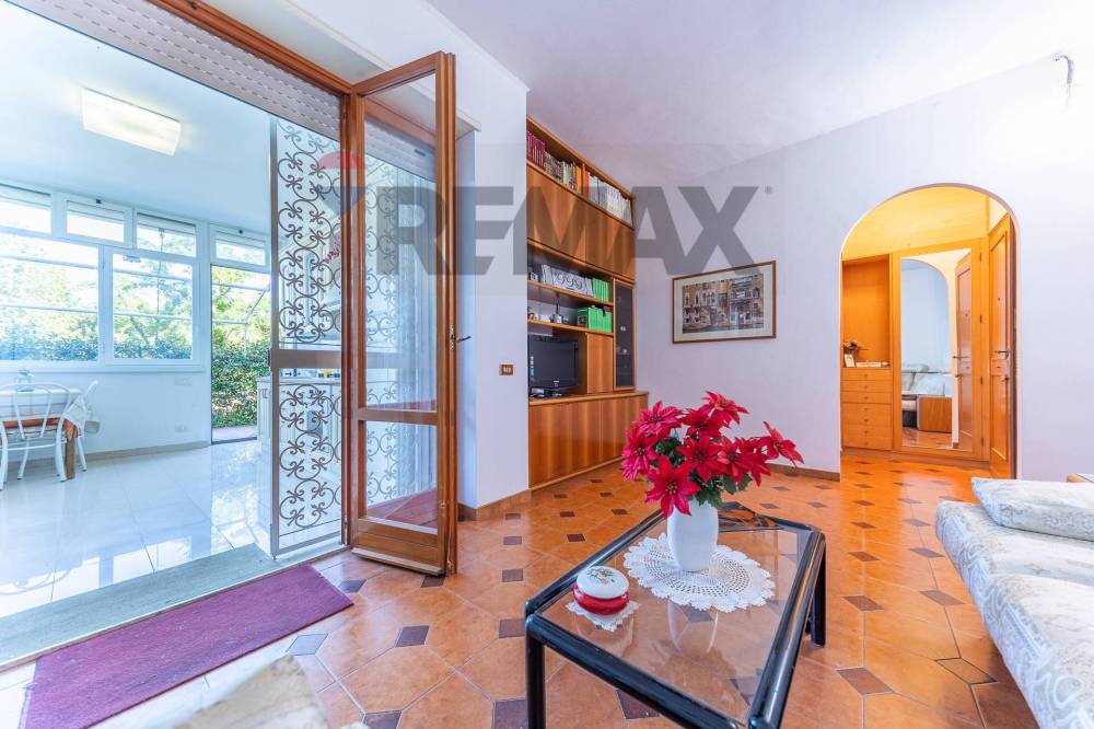 appartamento in vendita a Roma in zona Torre Gaia