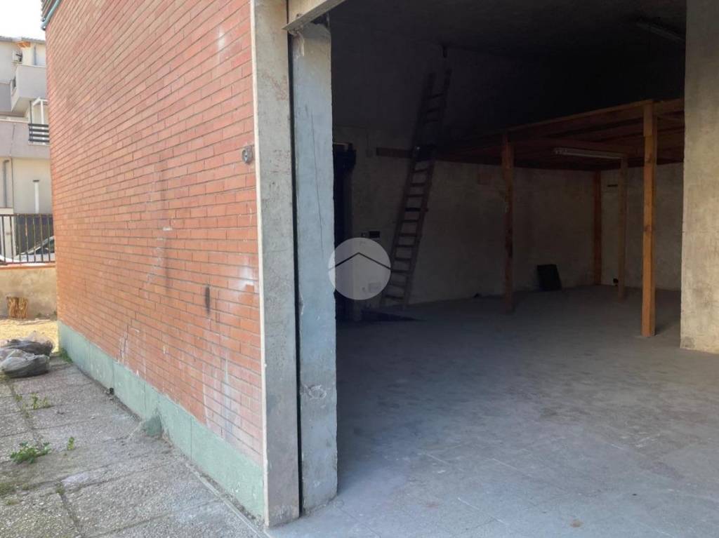 appartamento in vendita a Roma in zona Massimina/Casal Lumbroso