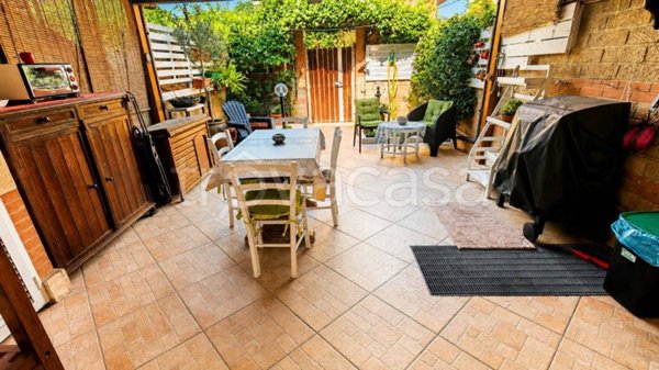 casa indipendente in vendita a Roma in zona Settecamini