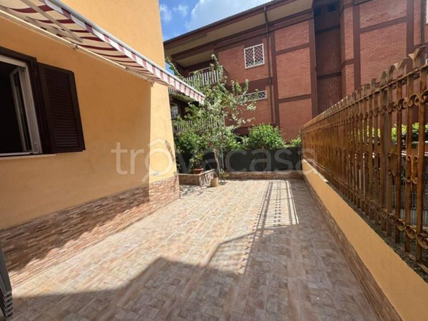 appartamento in vendita a Roma in zona Torre Angela