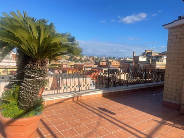 appartamento in vendita a Roma in zona Corviale