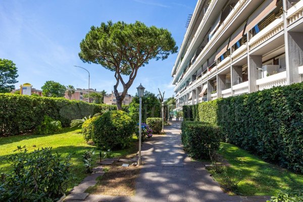 appartamento in vendita a Roma in zona Ostia