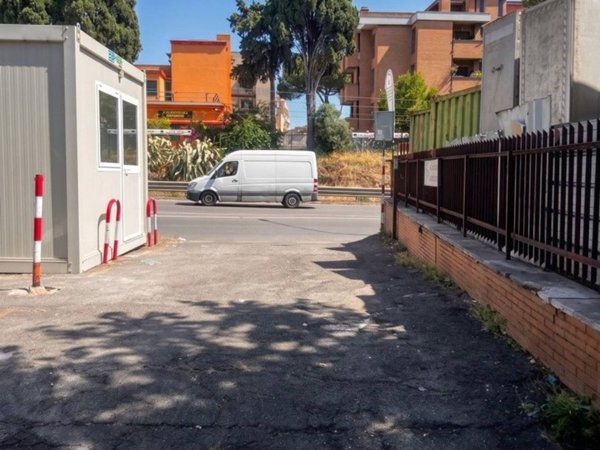 locale di sgombero in vendita a Roma in zona Alessandrino