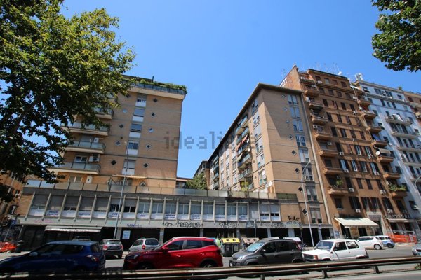 appartamento in vendita a Roma in zona Ostiense