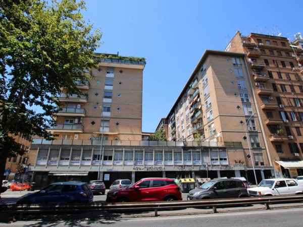 appartamento in vendita a Roma in zona Ostiense