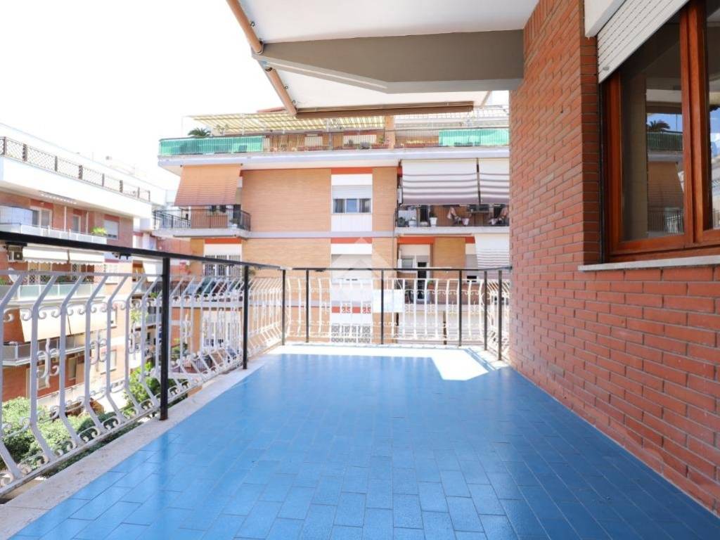 appartamento in vendita a Roma in zona Ostia