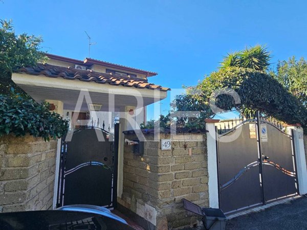 casa indipendente in vendita a Roma in zona Acilia