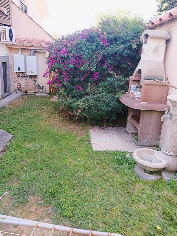 casa indipendente in vendita a Roma in zona Infernetto