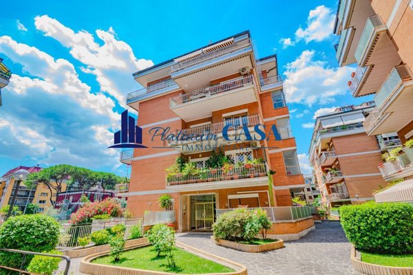 appartamento in vendita a Roma in zona Tor di Quinto