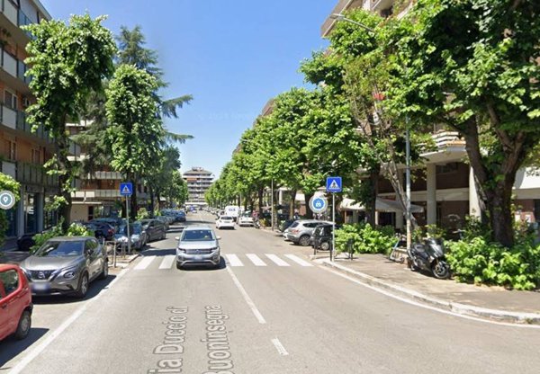 negozio in vendita a Roma in zona Vigna Murata