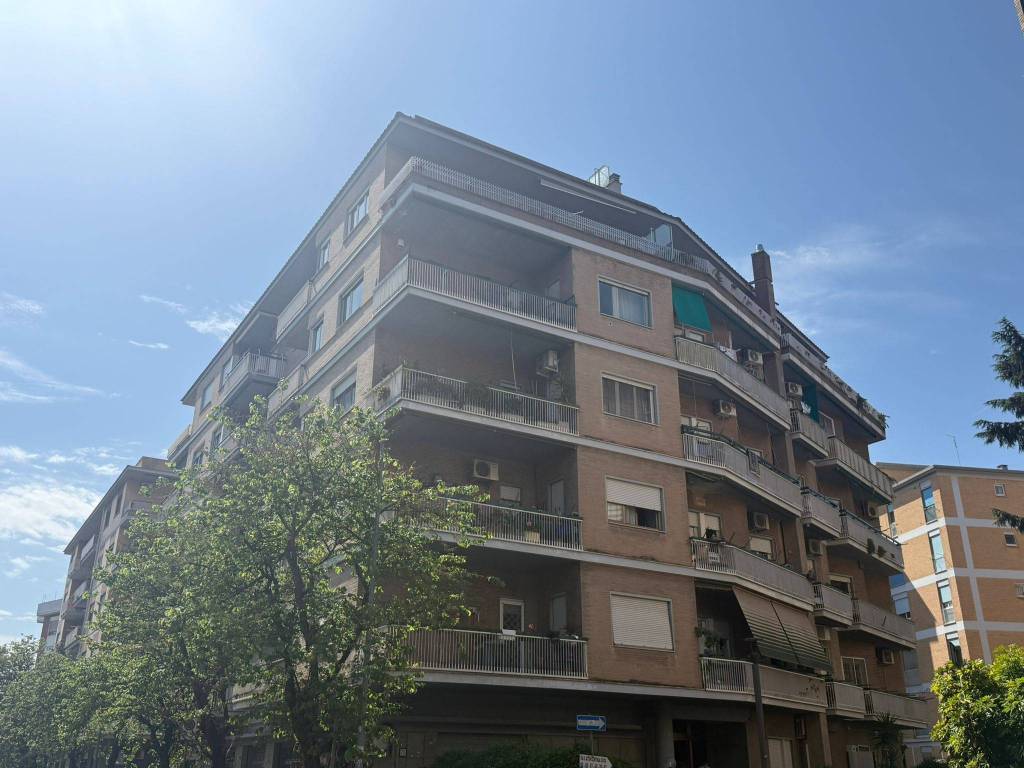 appartamento in vendita a Roma in zona Ostia