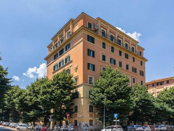 appartamento in vendita a Roma in zona Prenestino-Labicano