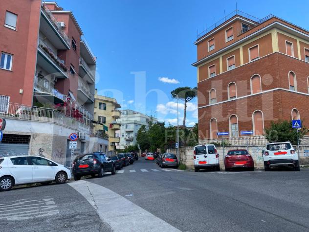 negozio in vendita a Roma in zona Aurelio