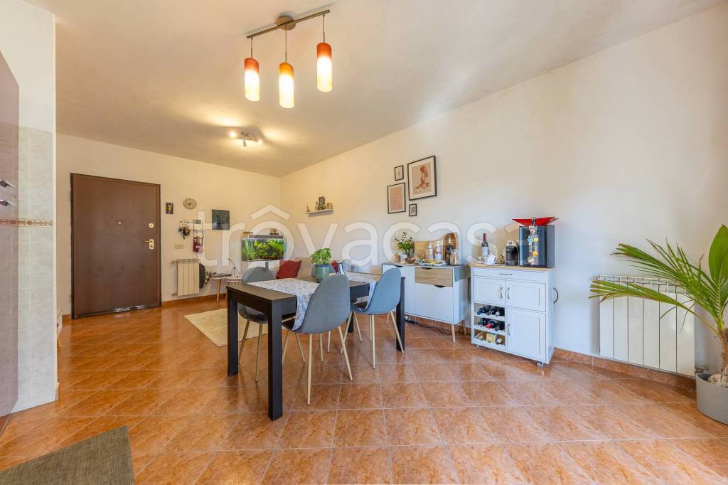 appartamento in vendita a Roma in zona Longarina