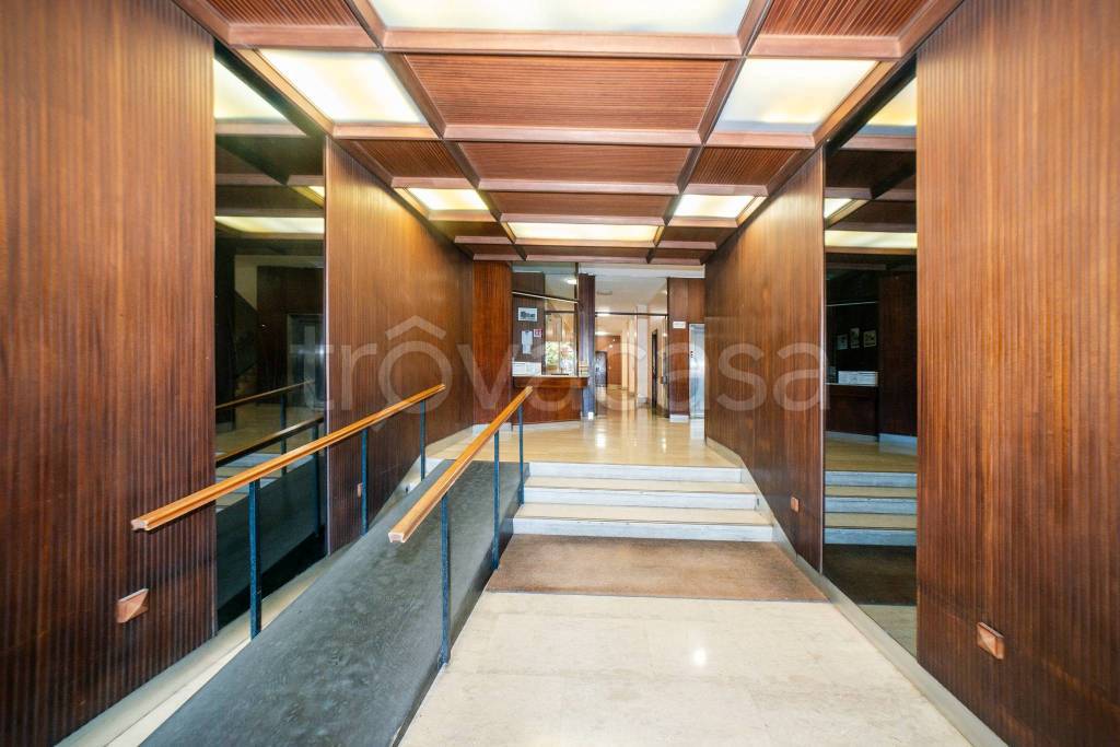 appartamento in vendita a Roma in zona EUR