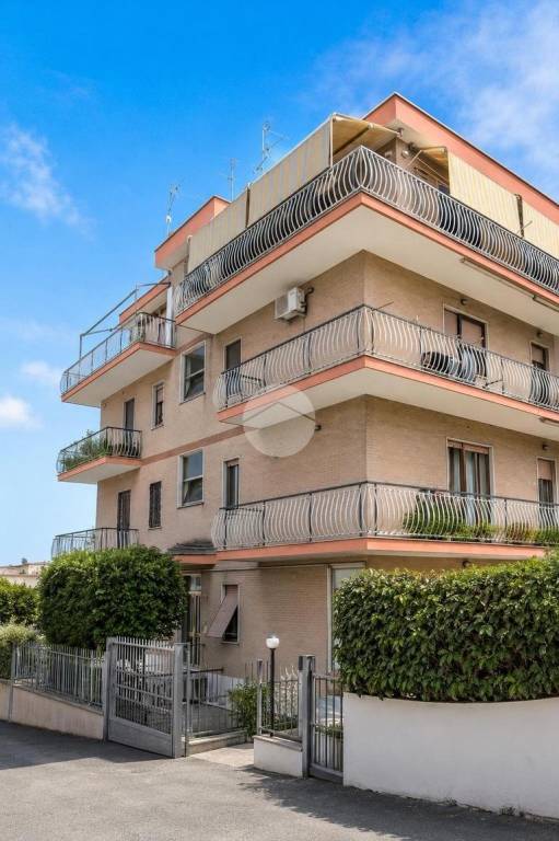 appartamento in vendita a Roma in zona Ponte di Nona