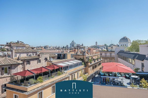 appartamento in vendita a Roma in zona Rione Regola
