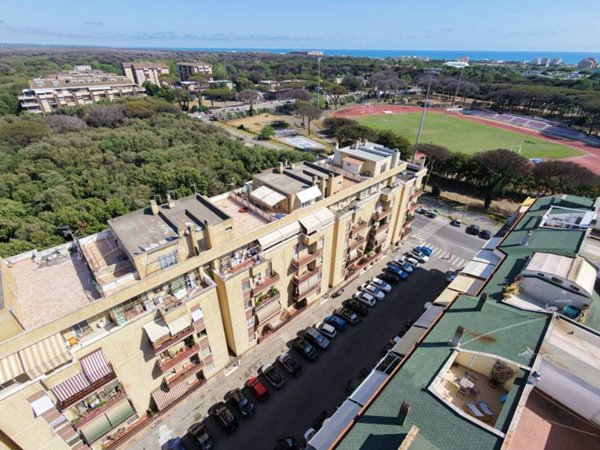 appartamento in vendita a Roma in zona Castel Fusano