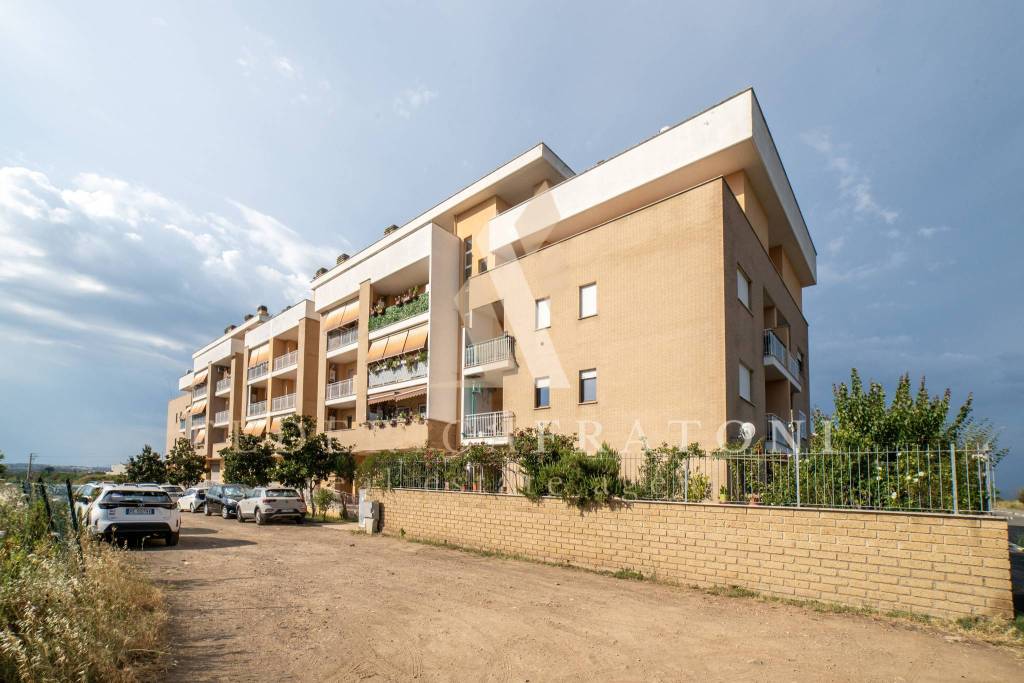 appartamento in vendita a Roma in zona Ponte di Nona