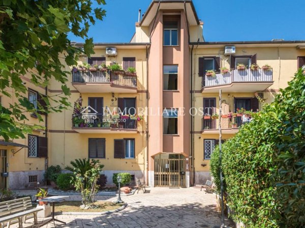 appartamento in vendita a Roma in zona Ostia