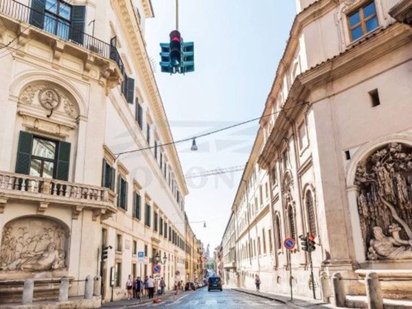 appartamento in vendita a Roma in zona Rione Monti/Campitelli