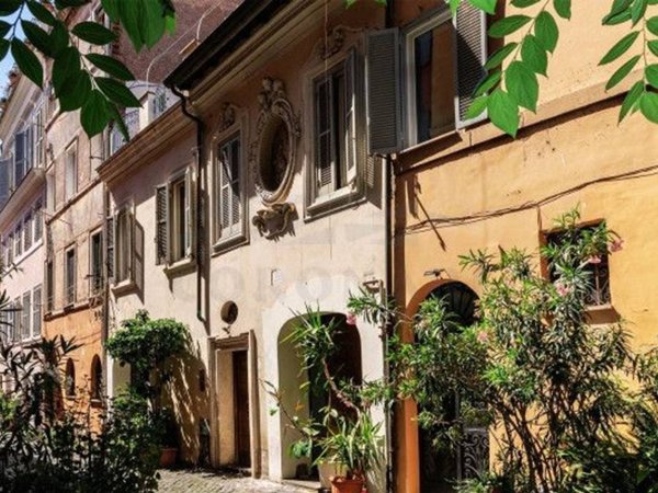 appartamento in vendita a Roma in zona Trastevere