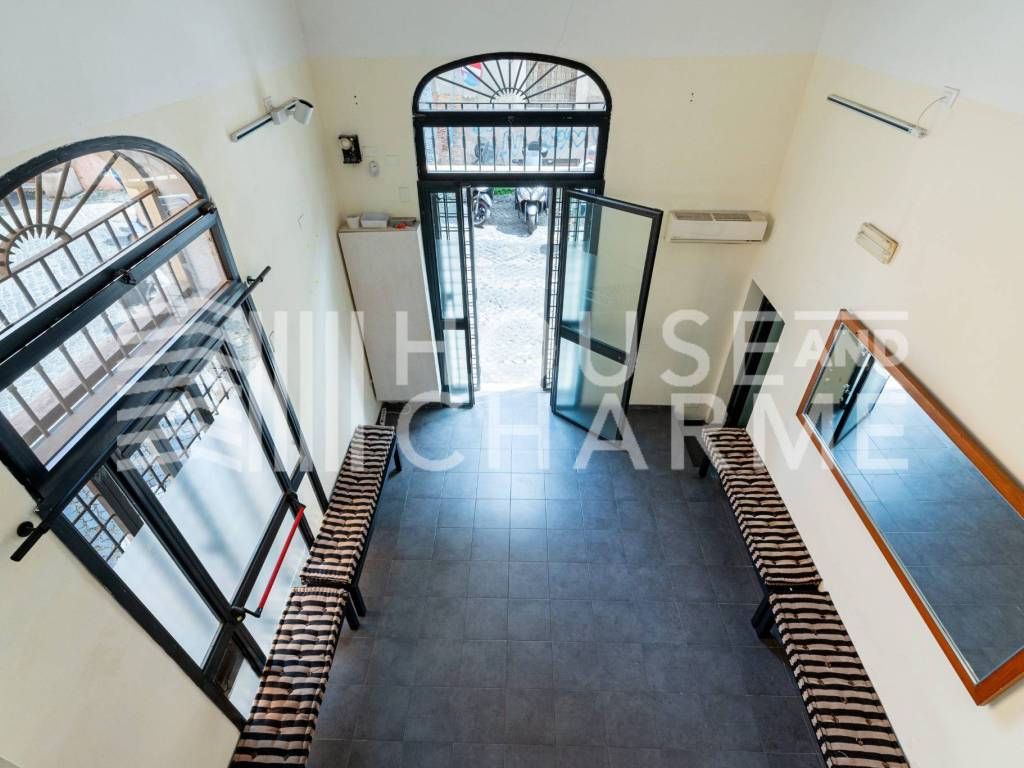 negozio in vendita a Roma in zona Trastevere