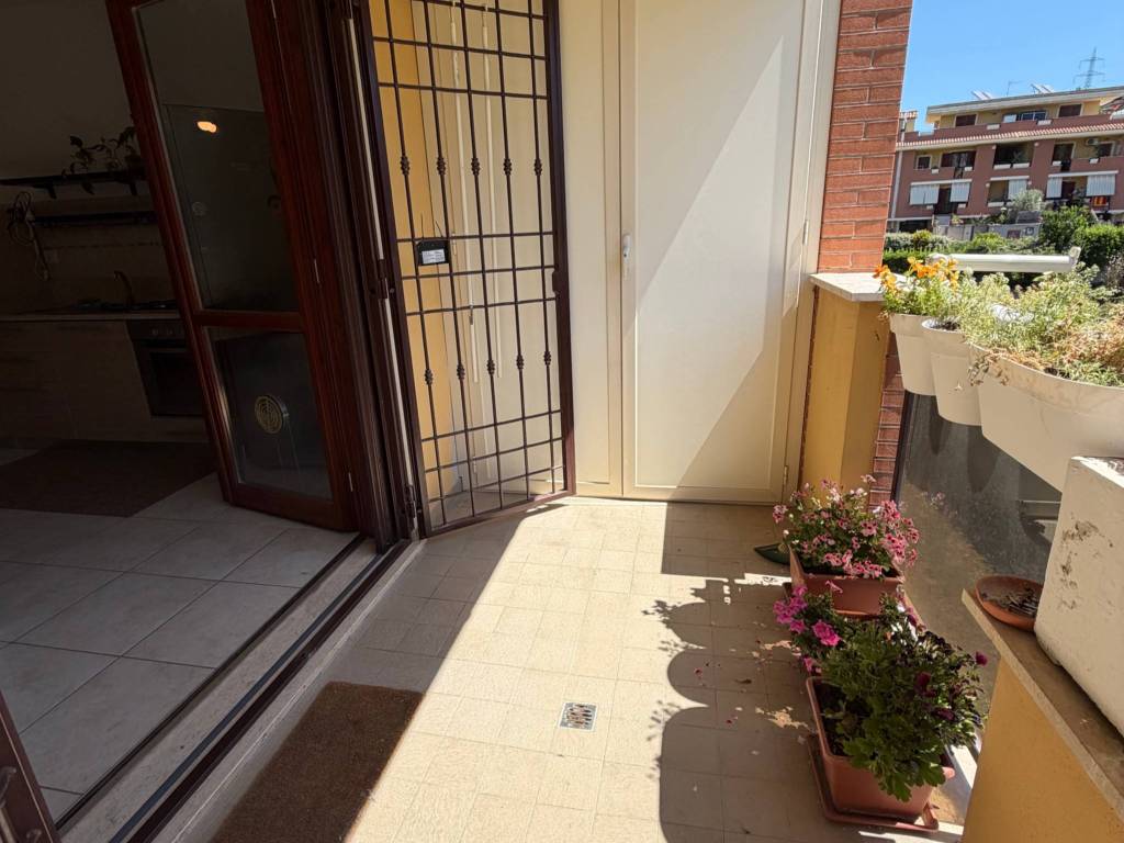 appartamento in vendita a Roma in zona Valle Muricana