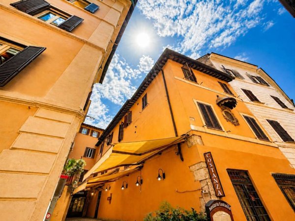 appartamento in vendita a Roma in zona Rione Regola