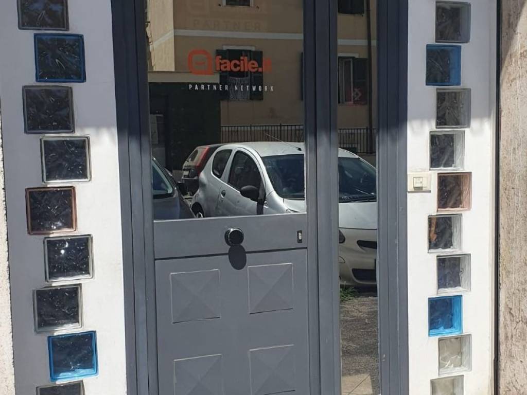 negozio in vendita a Roma in zona Prenestino-Centocelle