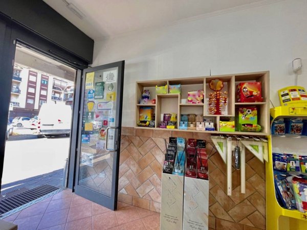 negozio in vendita a Roma in zona Ostia