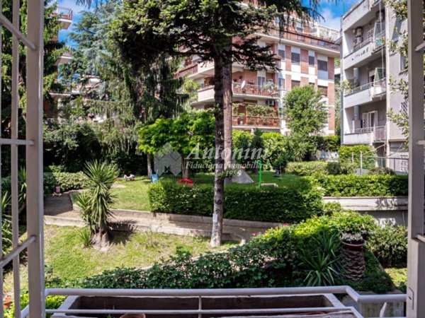 appartamento in vendita a Roma in zona Tor di Quinto