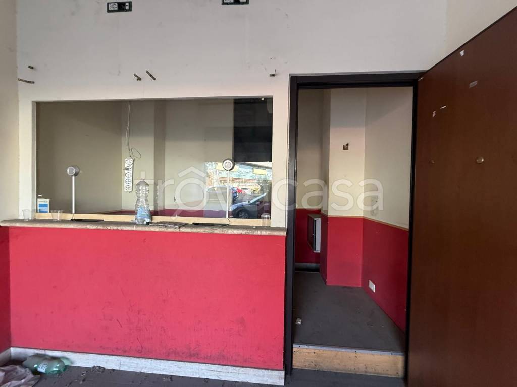 negozio in vendita a Roma in zona Collatino
