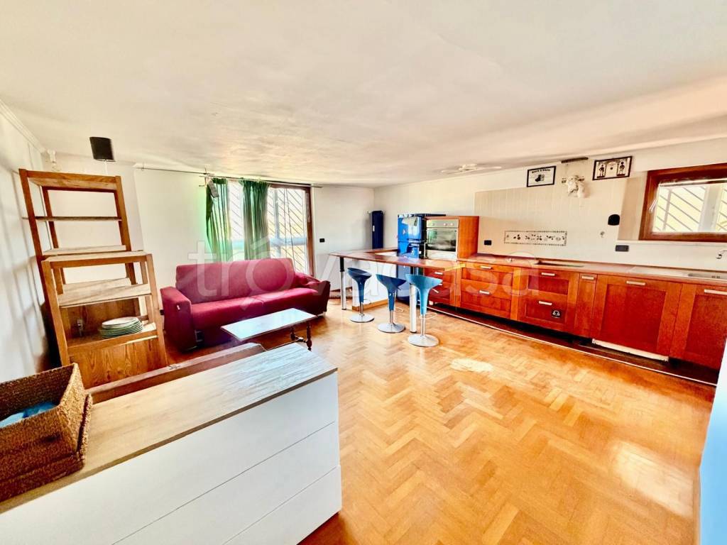 appartamento in vendita a Roma in zona Ostia